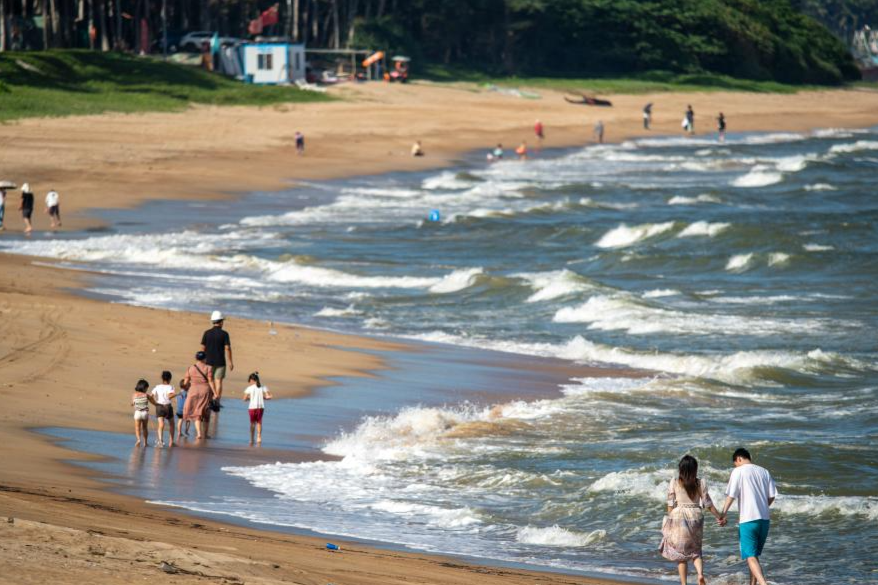 Китай установил новый рекорд в сфере внутреннего туризма в период празднования Дня образования КНР и праздника Середины осени
